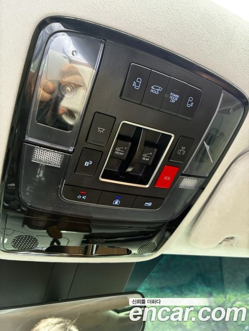 Hyundai Staria 2025