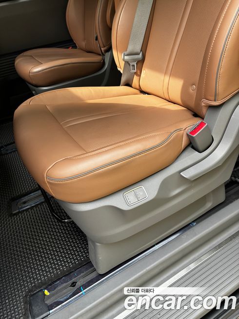 Hyundai Staria 2025