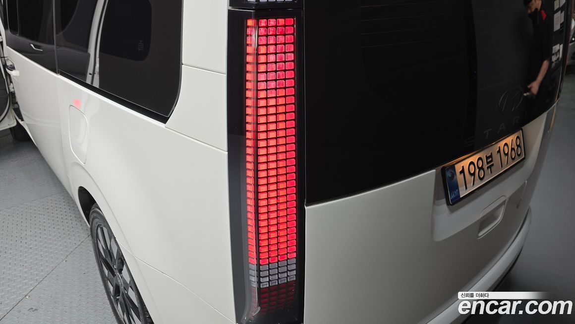 Hyundai Staria 2025