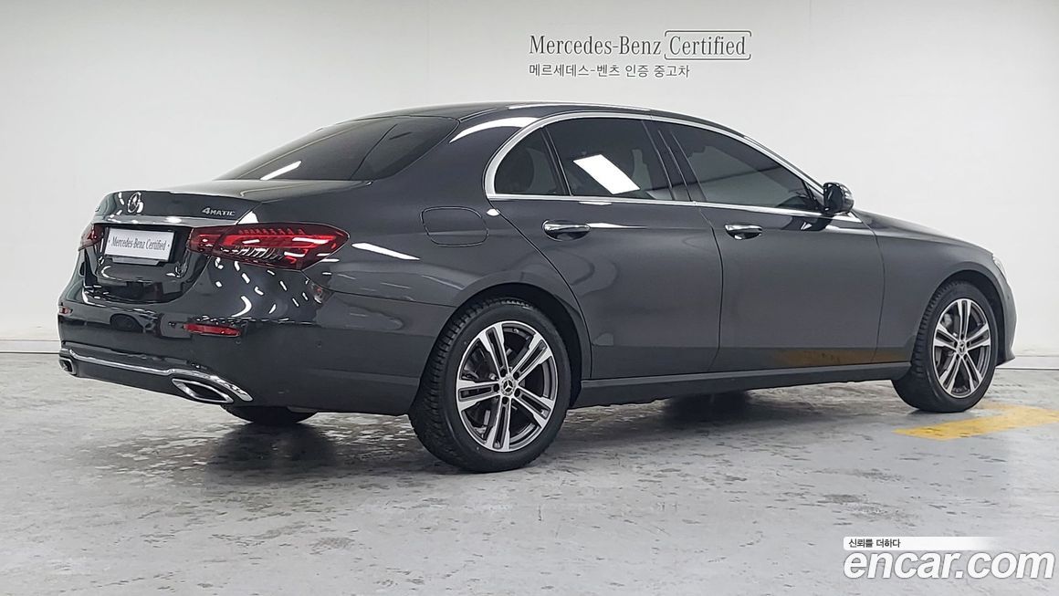 Mercedes-Benz E-Class 2022