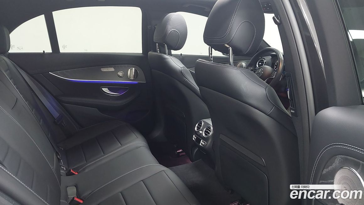 Mercedes-Benz E-Class 2022