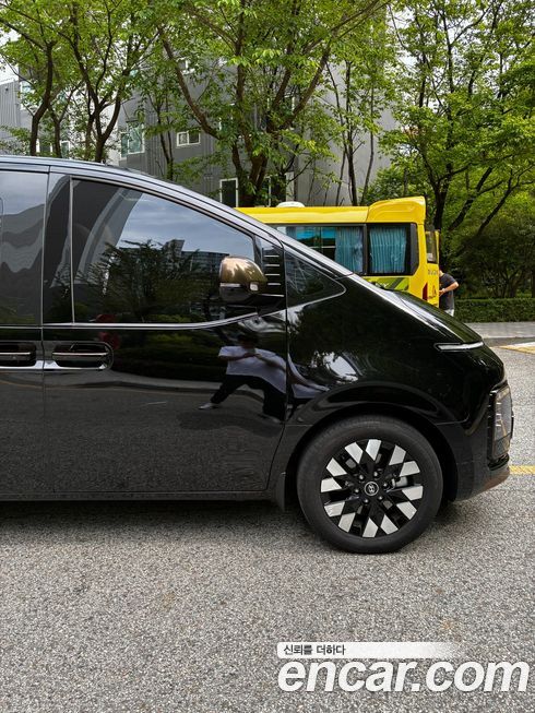 Hyundai Staria 2025