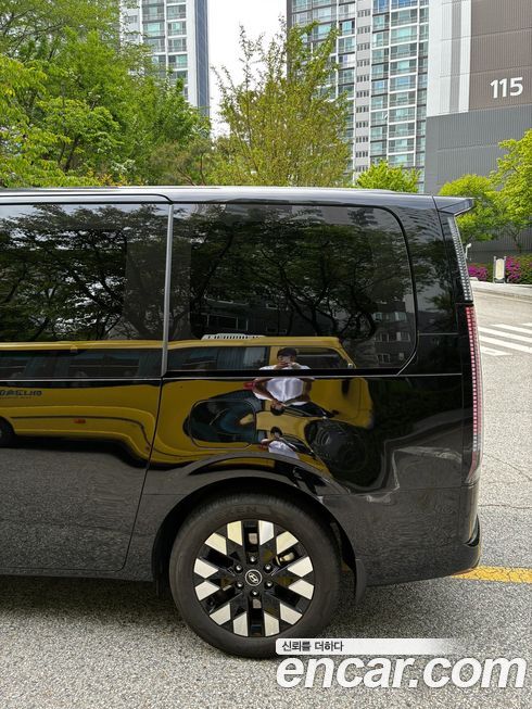 Hyundai Staria 2025