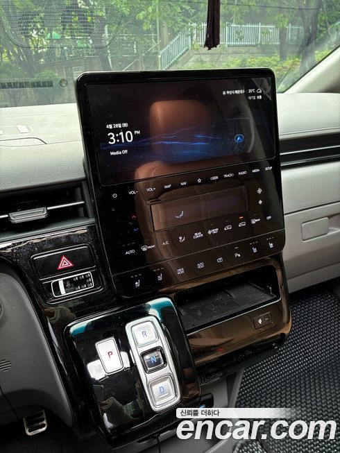 Hyundai Staria 2025