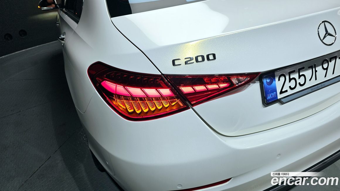 Mercedes-Benz C-Class 2025