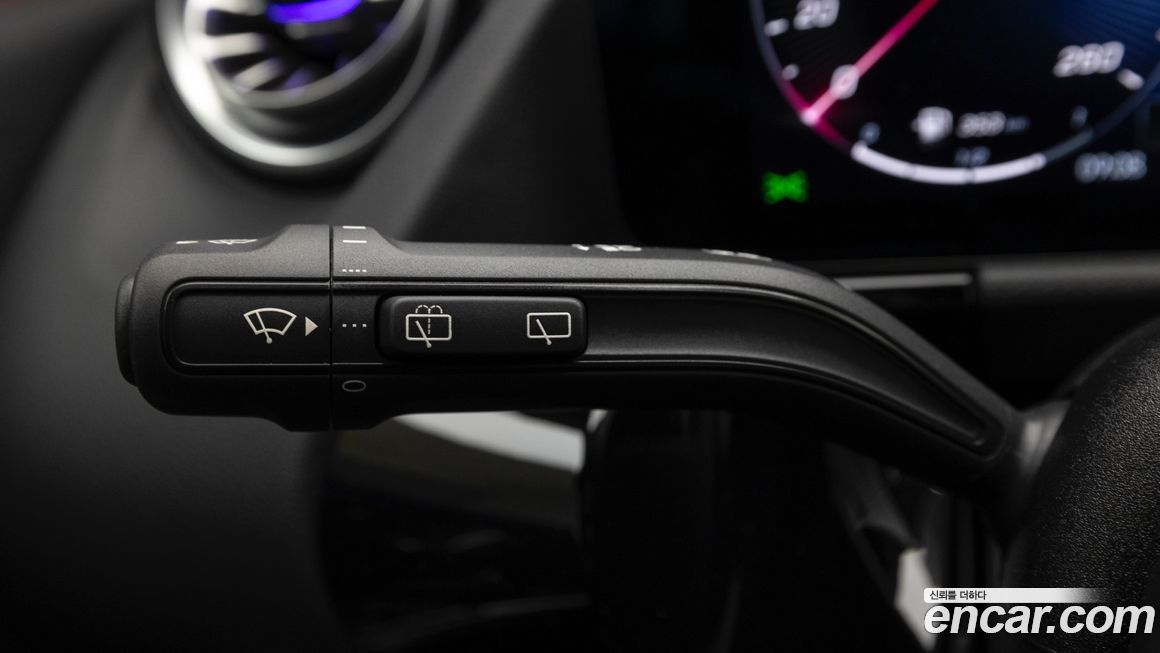 Mercedes-Benz GLA-Class 2025