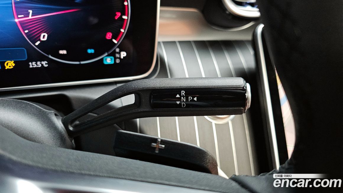 Mercedes-Benz C-Class 2025