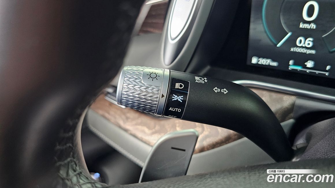 Genesis G90 2023