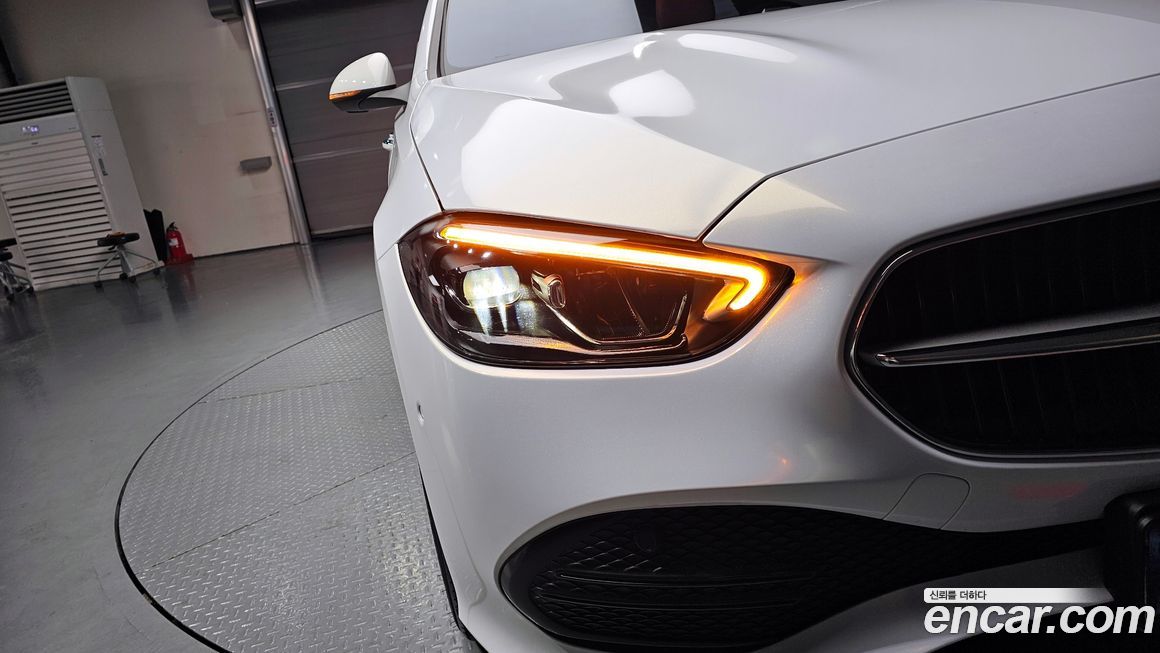 Mercedes-Benz C-Class 2025