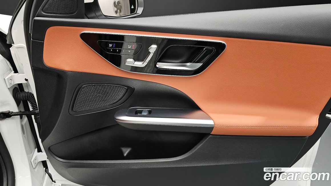Mercedes-Benz C-Class 2025