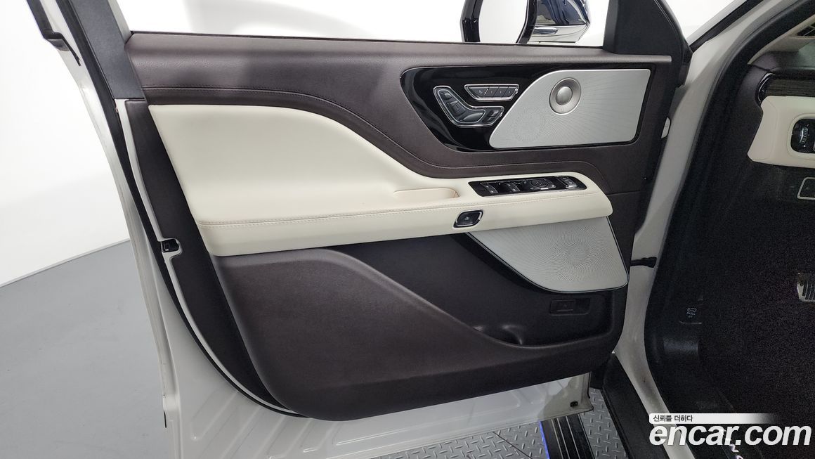 Lincoln Aviator 2021