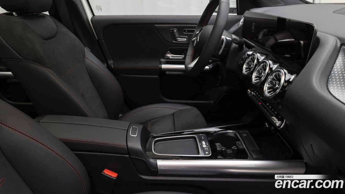 Mercedes-Benz GLA-Class 2025