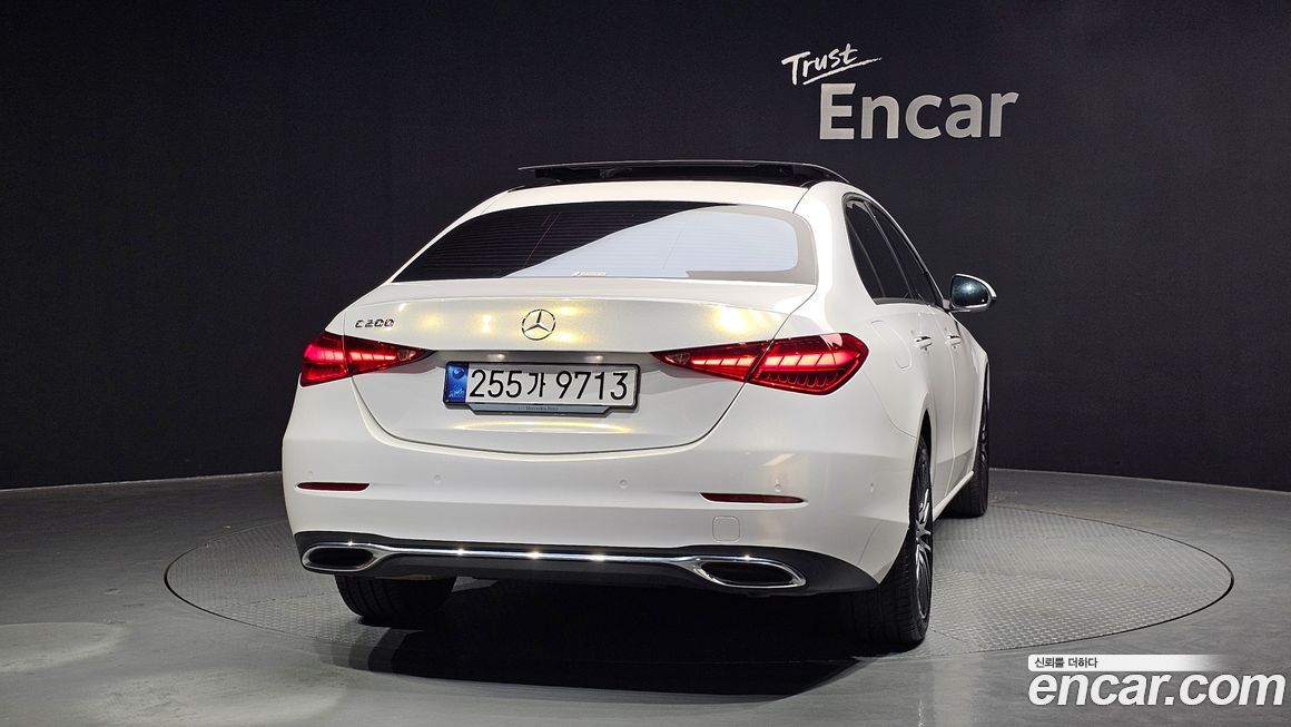 Mercedes-Benz C-Class 2025