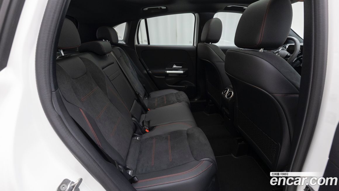 Mercedes-Benz GLA-Class 2025
