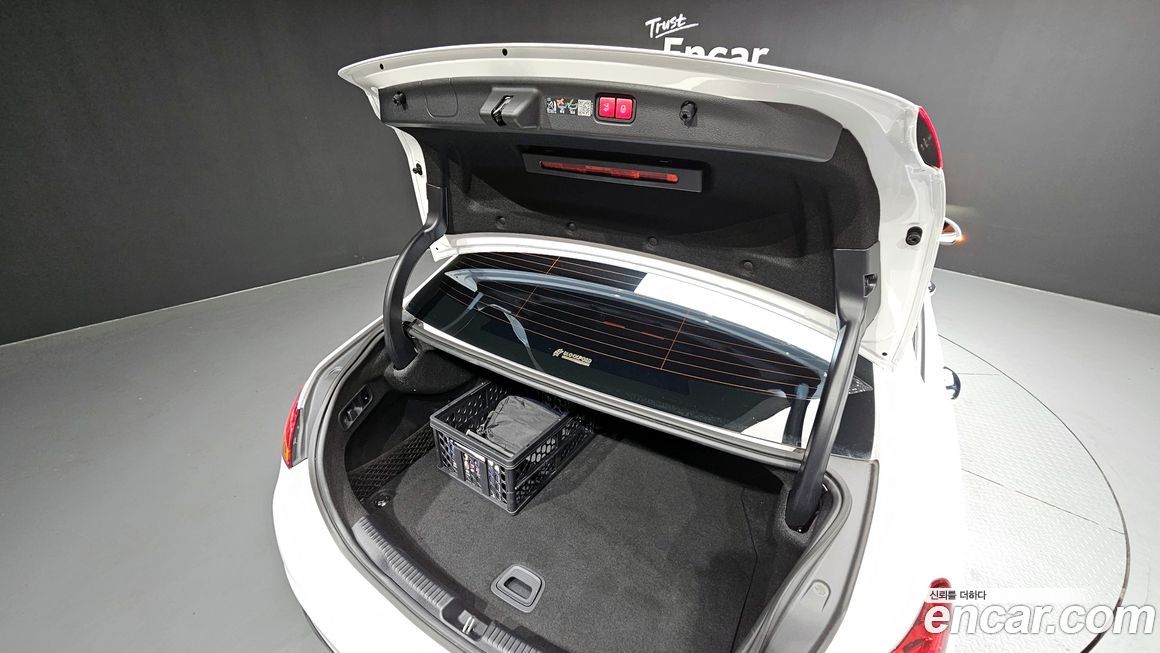 Mercedes-Benz C-Class 2025