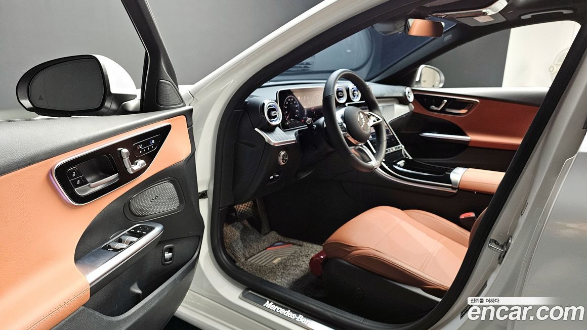 Mercedes-Benz C-Class 2025