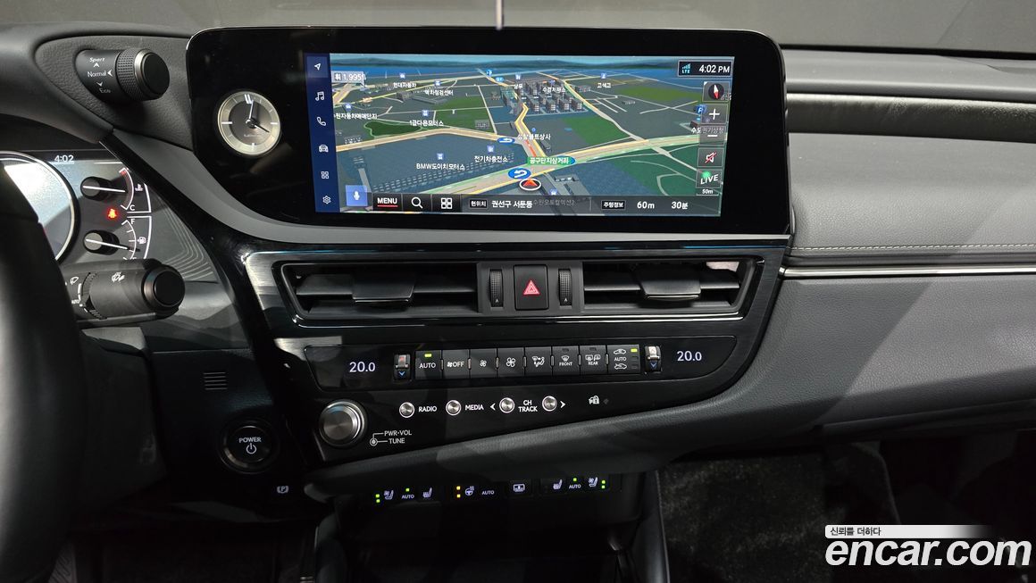 Lexus ES 2025