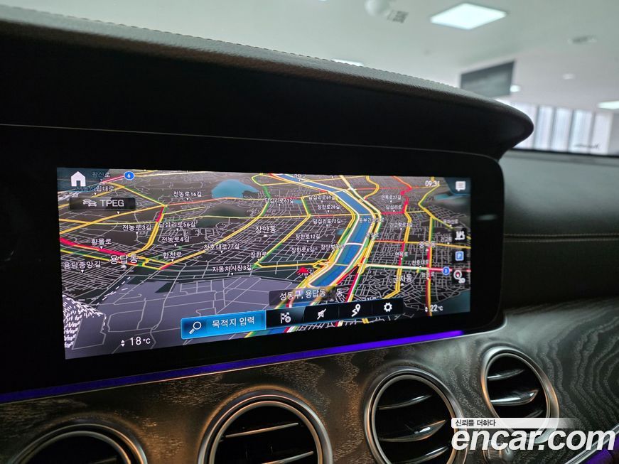 Mercedes-Benz E-Class 2022