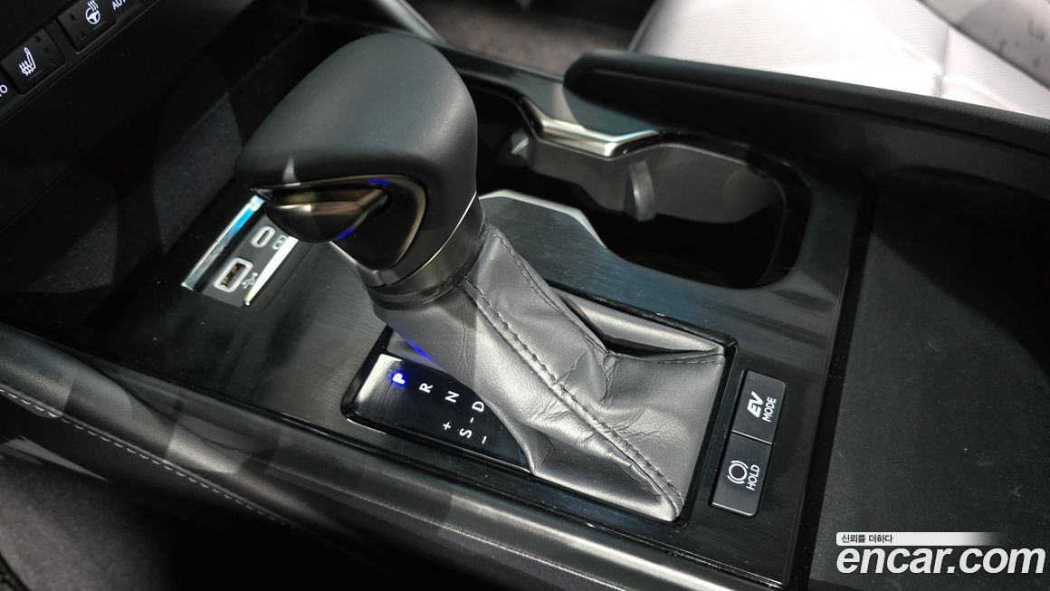 Lexus ES 2025