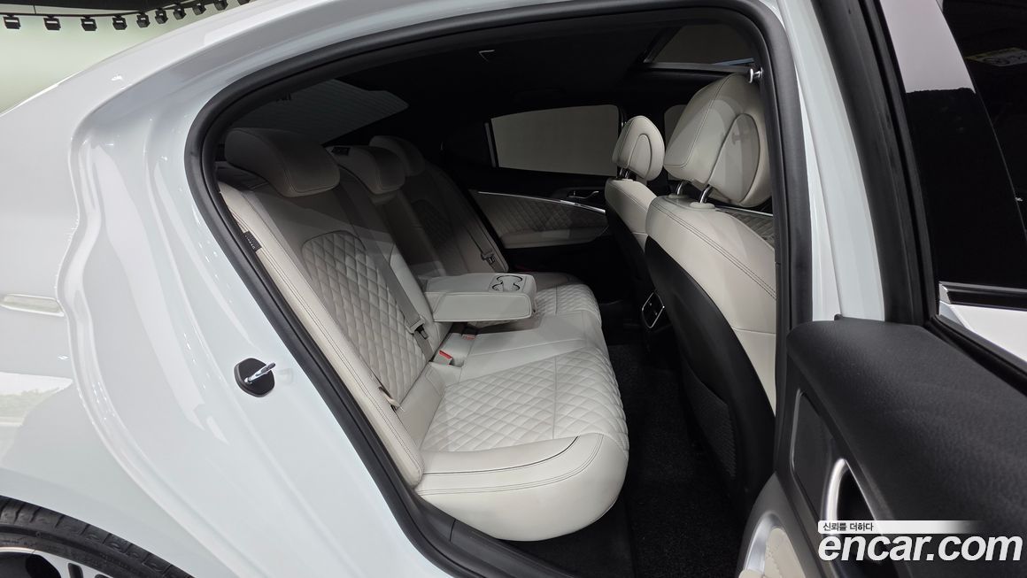 Genesis G70 2025