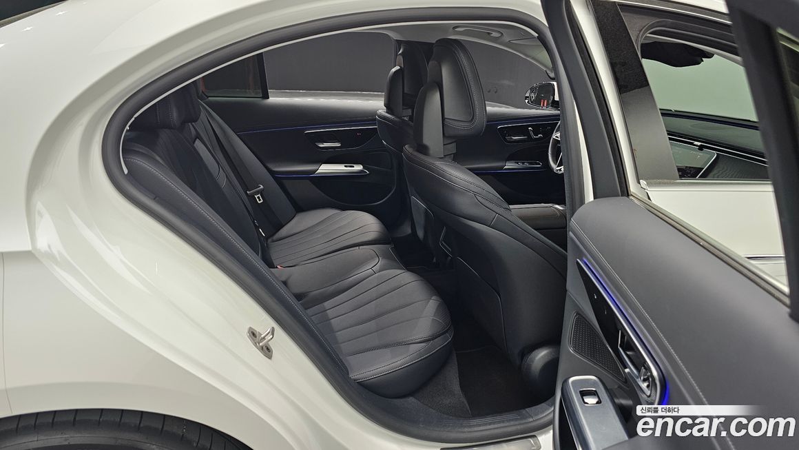 Mercedes-Benz E-Class 2024