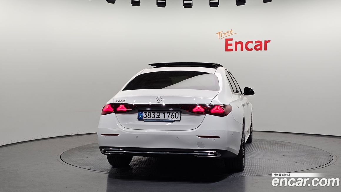 Mercedes-Benz E-Class 2024