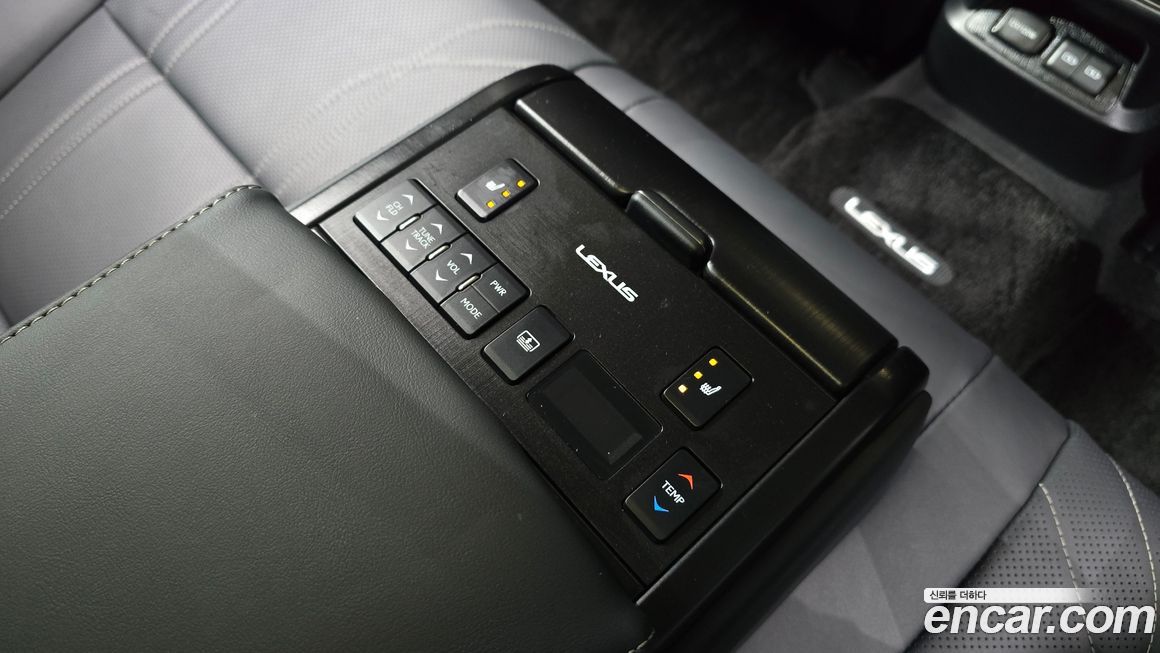Lexus ES 2025