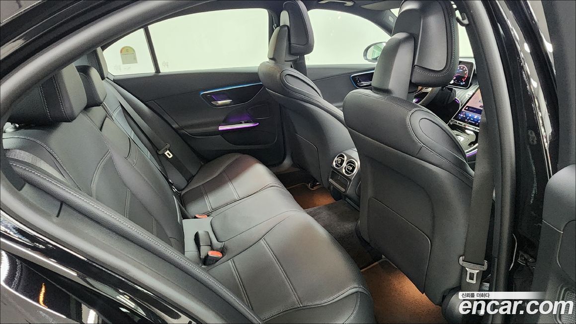 Mercedes-Benz C-Class 2025
