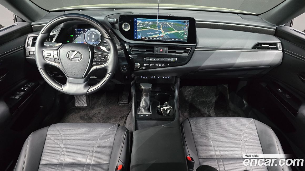 Lexus ES 2025