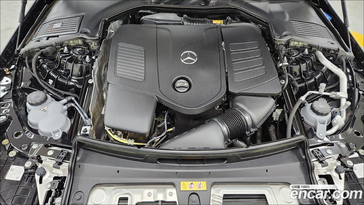 Mercedes-Benz C-Class 2025