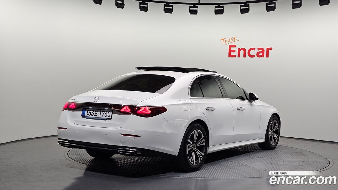 Mercedes-Benz E-Class 2024
