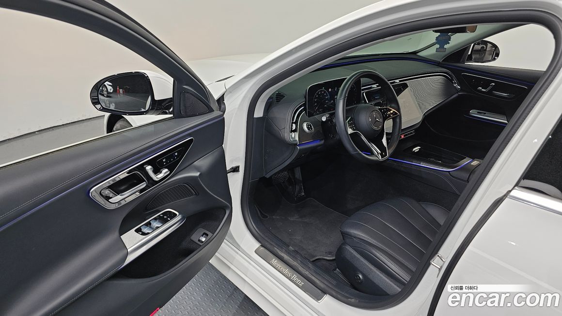 Mercedes-Benz E-Class 2024