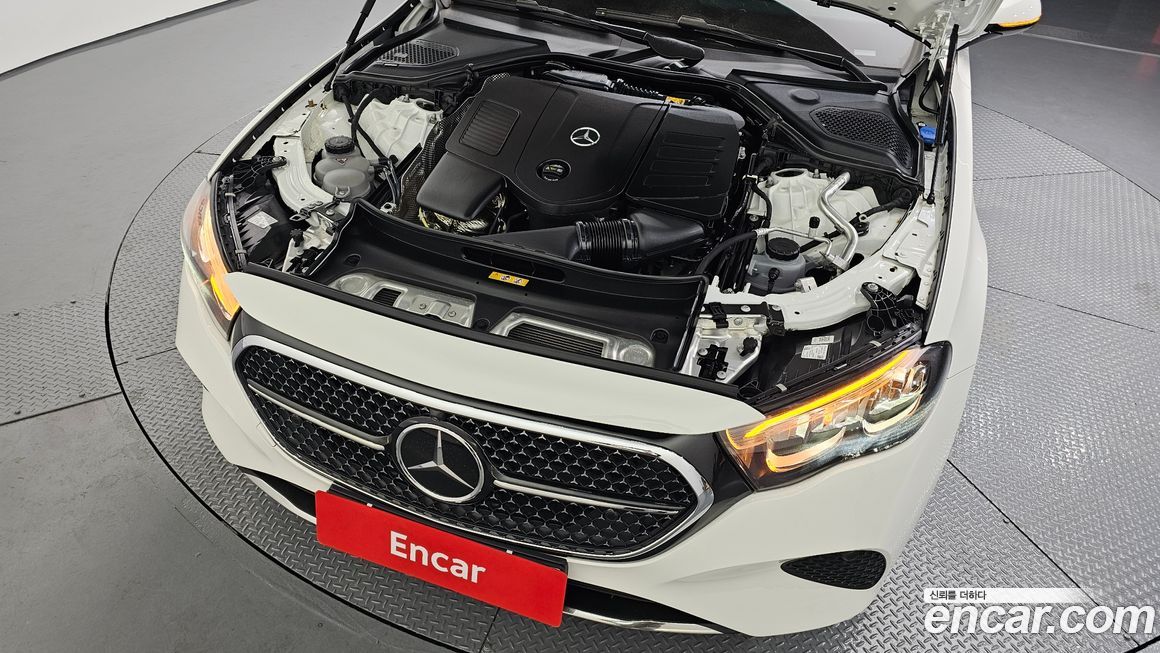 Mercedes-Benz E-Class 2024