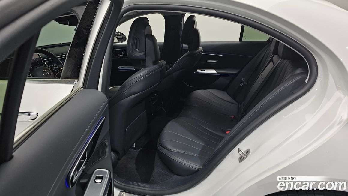 Mercedes-Benz E-Class 2024