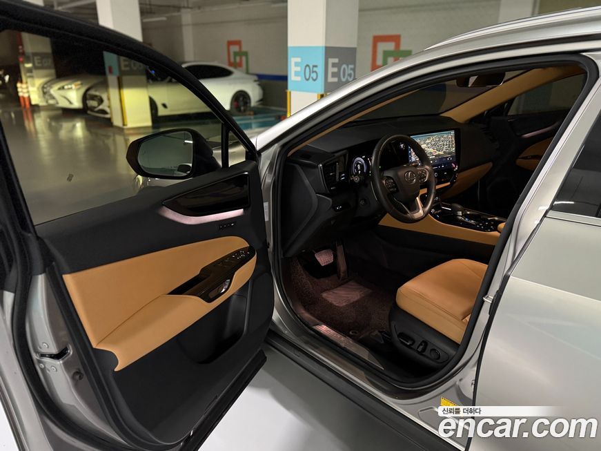 Lexus NX 2025