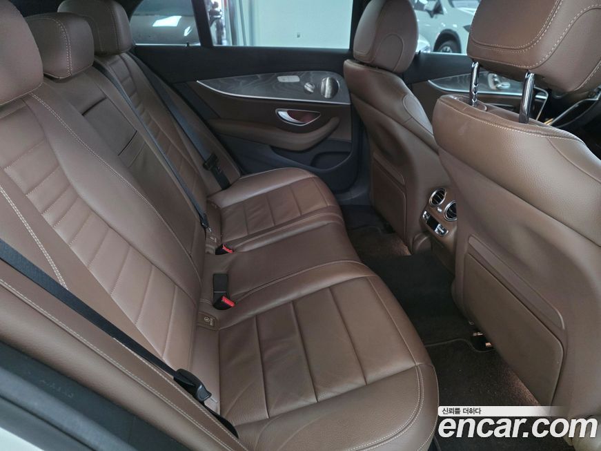 Mercedes-Benz E-Class 2022