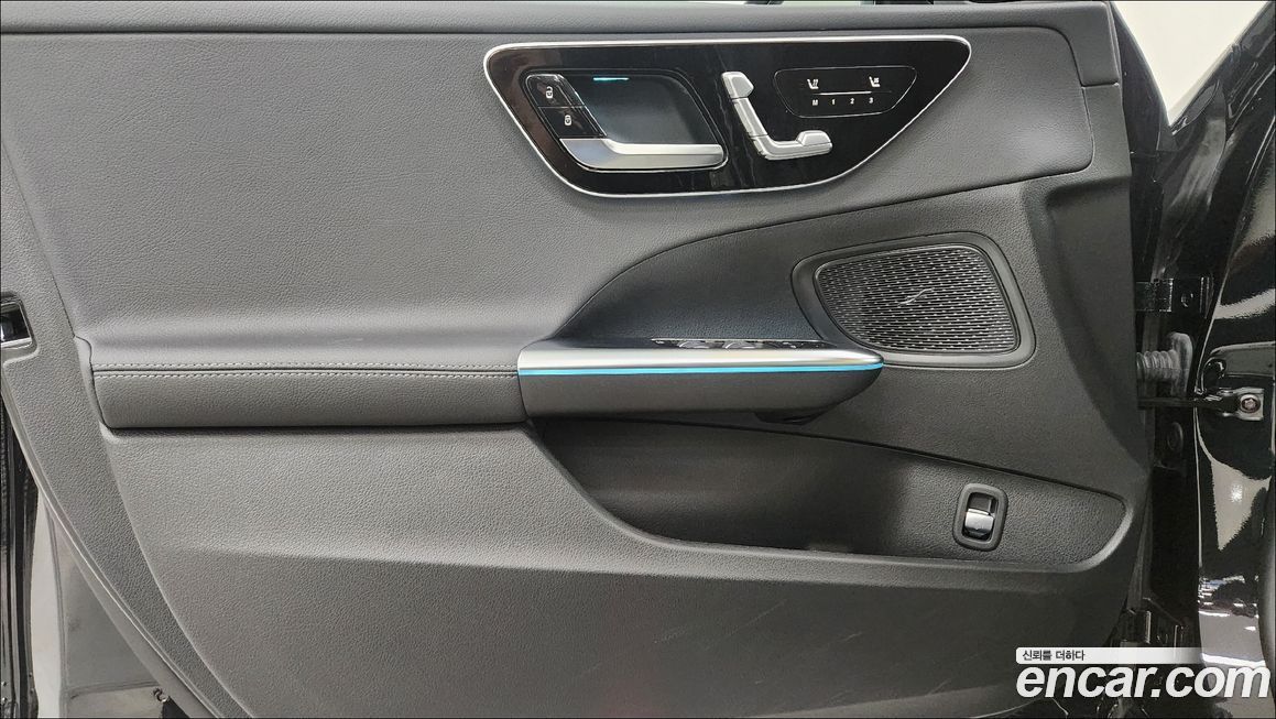 Mercedes-Benz C-Class 2025
