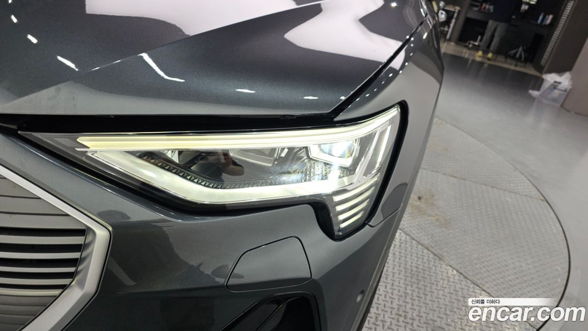 Audi e-tron 2021
