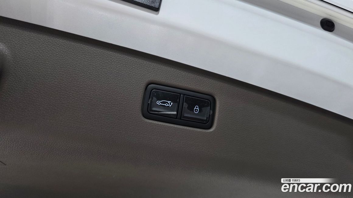 Genesis GV70 2025