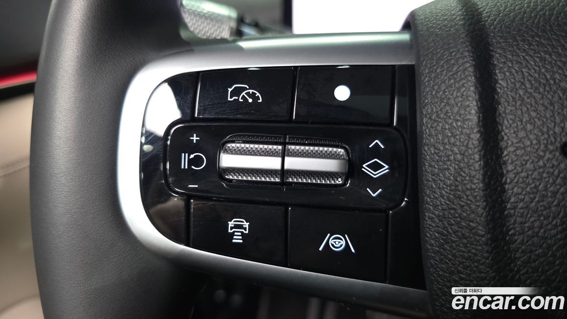 Genesis GV70 2025