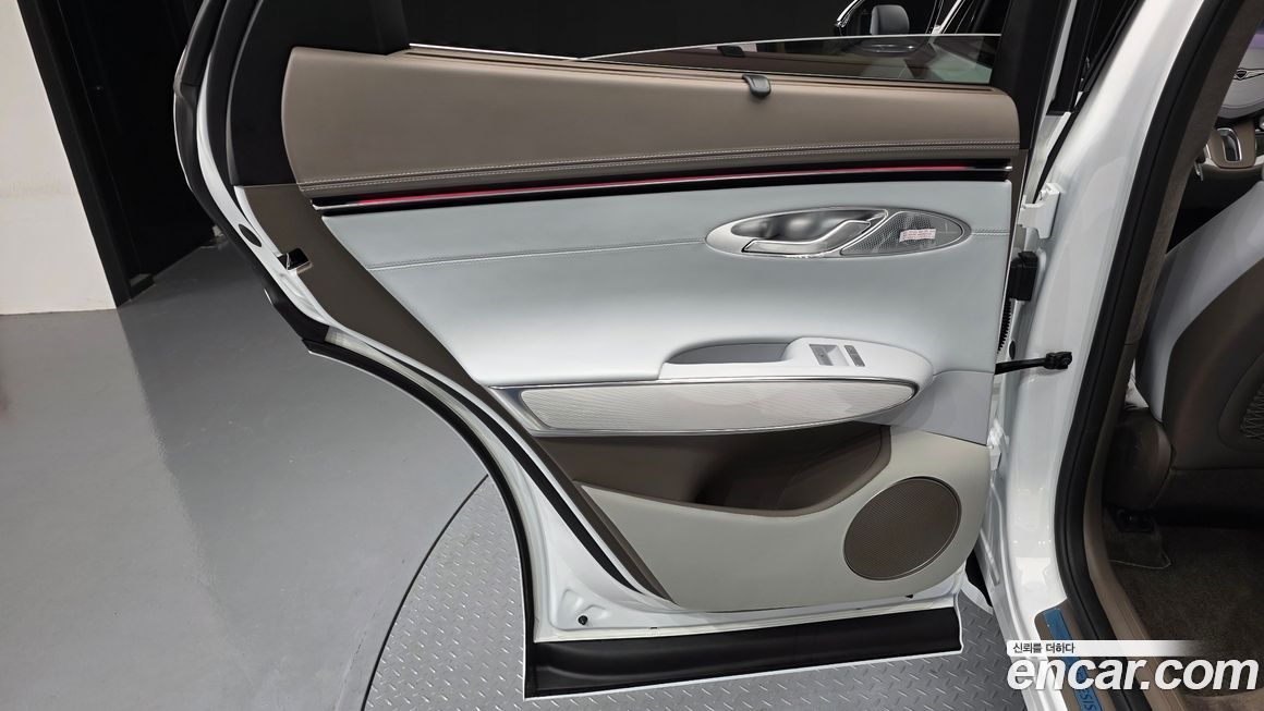 Genesis GV70 2025