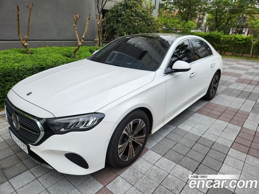 Mercedes-Benz E-Class 2024