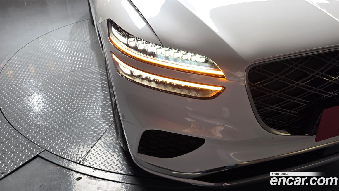 Genesis GV70 2025