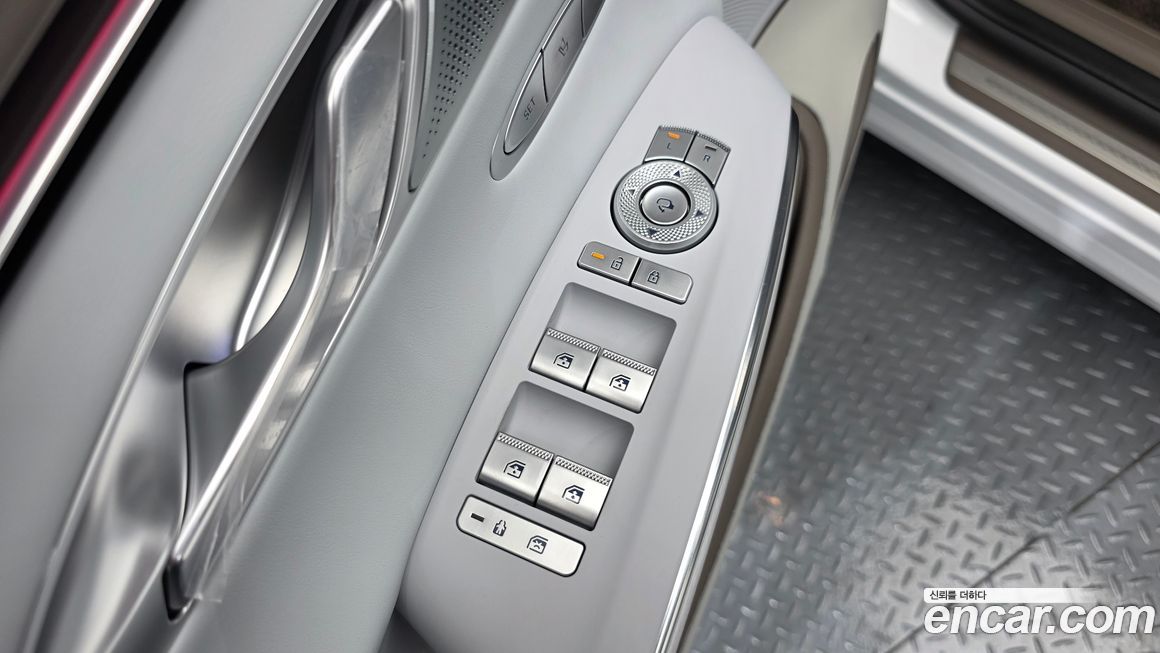 Genesis GV70 2025