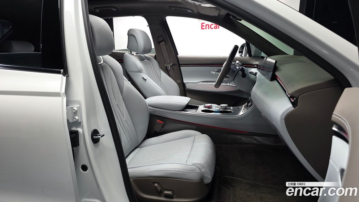 Genesis GV70 2025