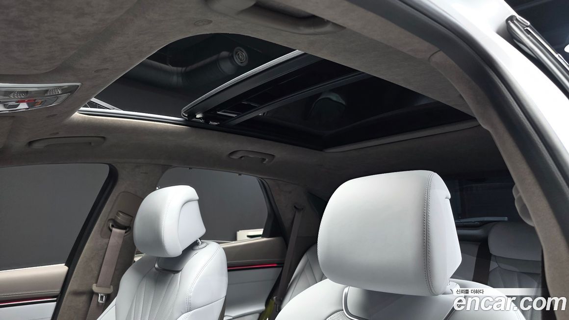 Genesis GV70 2025