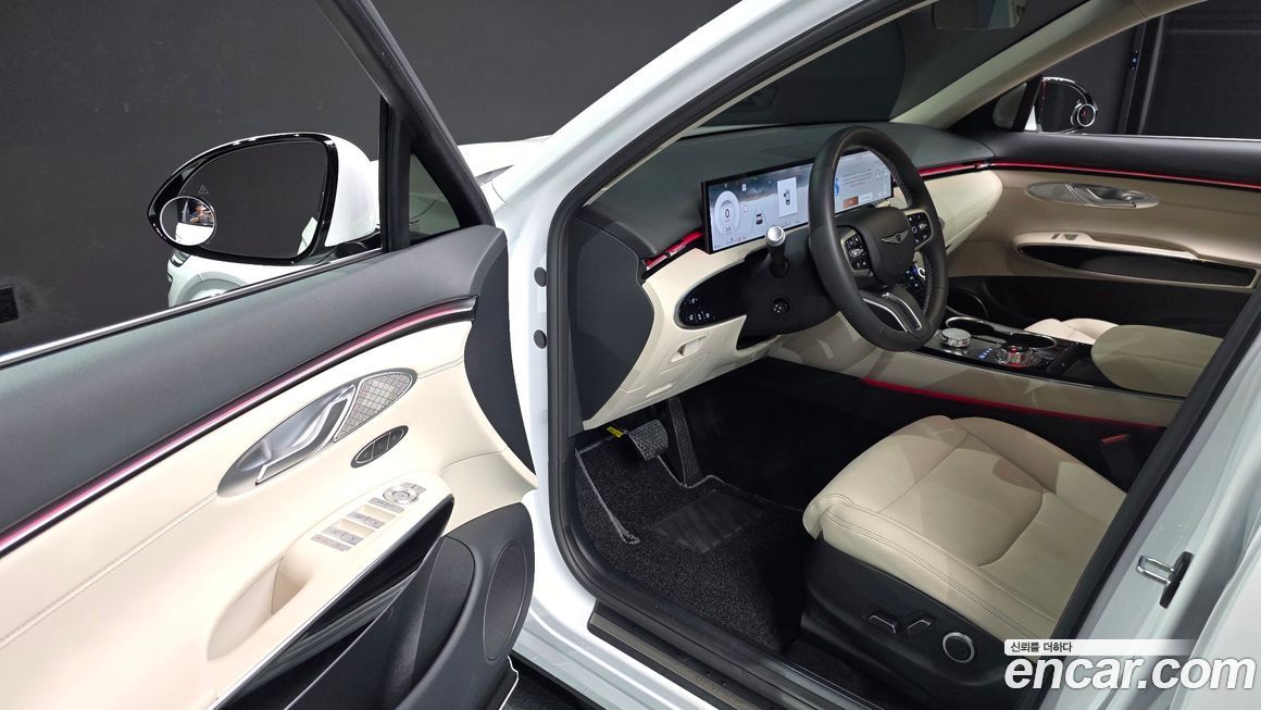 Genesis GV70 2025