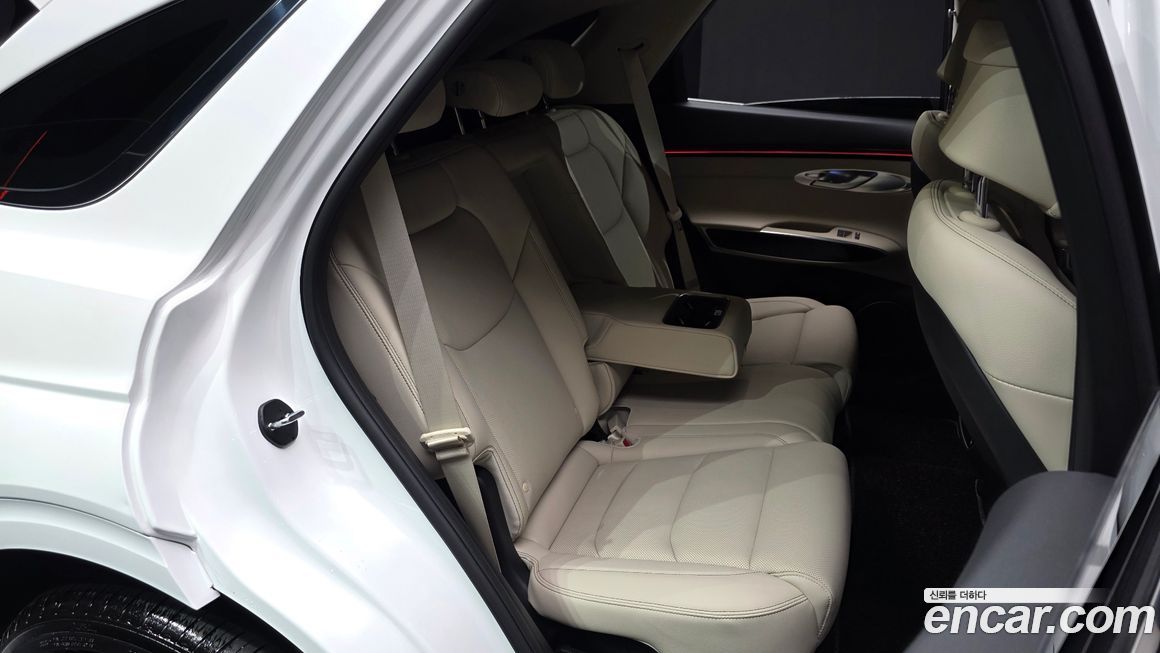 Genesis GV70 2025