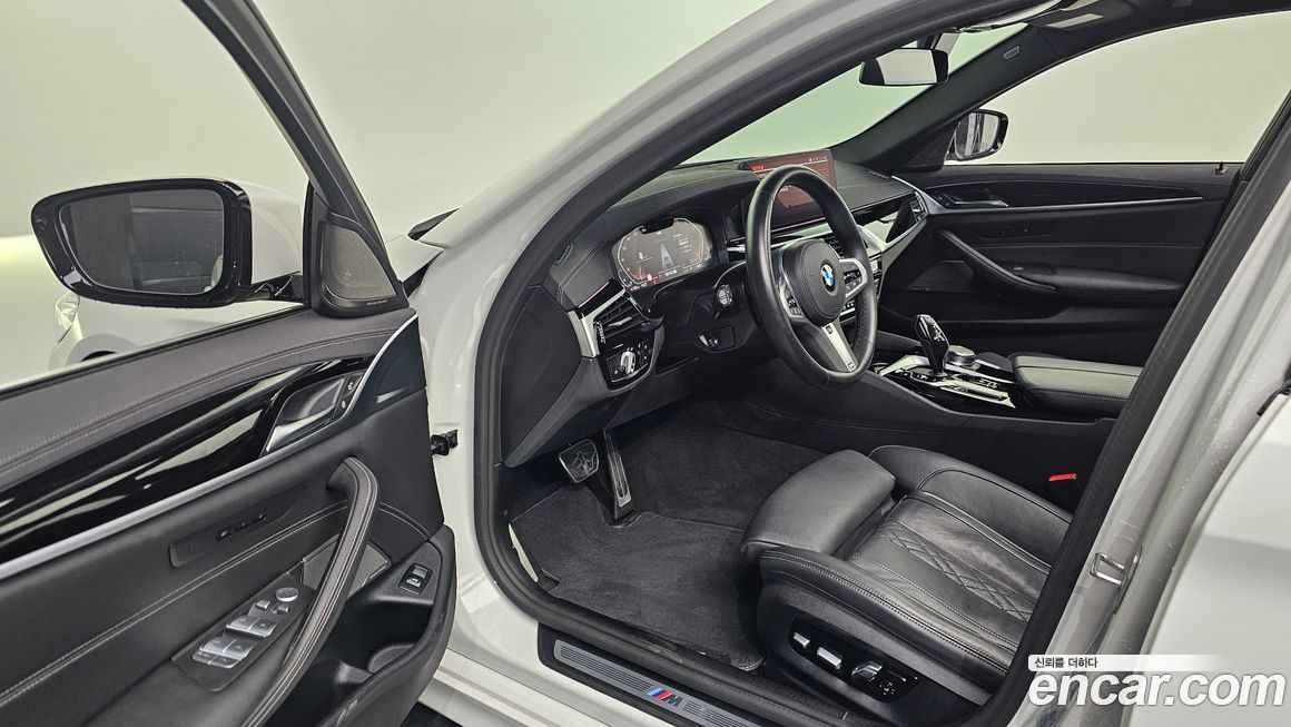 BMW 5-Series 2023