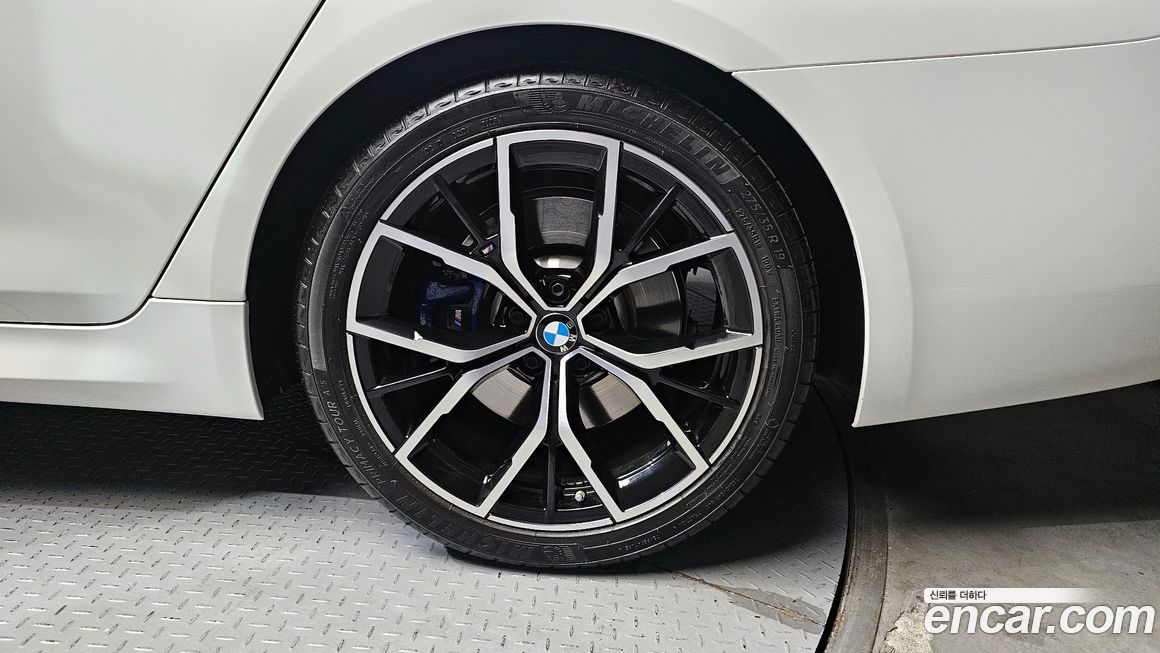 BMW 5-Series 2023